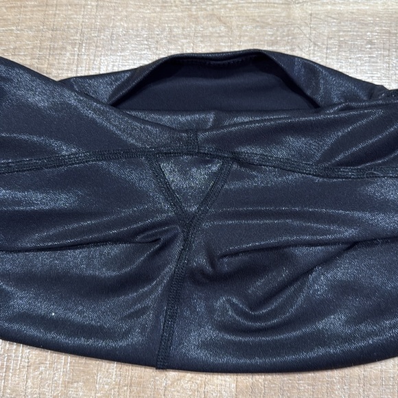 EUC Beyond Yoga Heather Rib Black Shine High Waisted Midi Legging Size XS - Picture 5 of 9